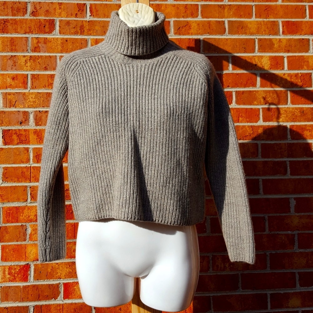 Banana Republic Sweater 100% Merino Wool